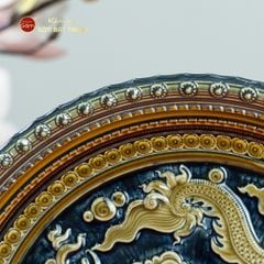 Đĩa Trưng Bày Đắp Nổi Vẽ Màu Nền Xanh Đen Long Cuốn Thủy