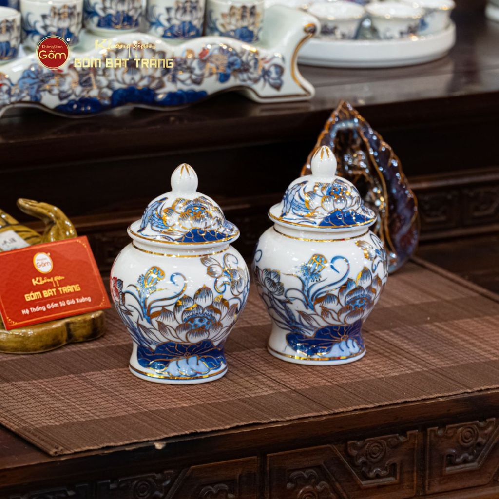 Chóe Thờ Men Lam Vẽ Vàng Họa Tiết Hoa Sen