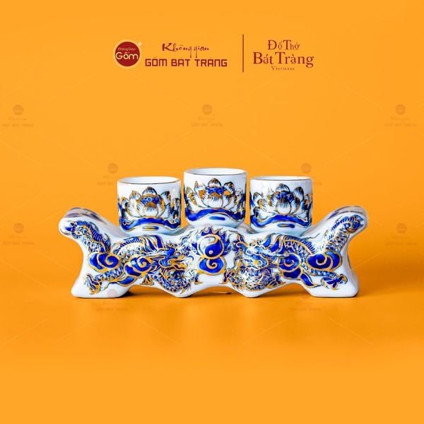 Bộ Kỷ Ngai 3 Chén Thờ Men Lam Nổi Vẽ Vàng