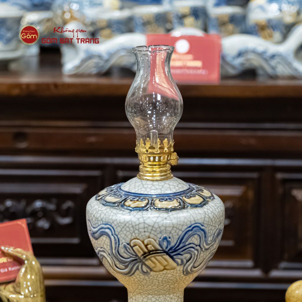 Đèn Dầu Thờ Men Rạn Họa Tiết Cuốn Thư