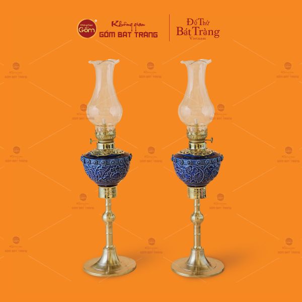 Đèn Dầu Thờ Chân Đồng Men Lam Khắc Nổi Hoa