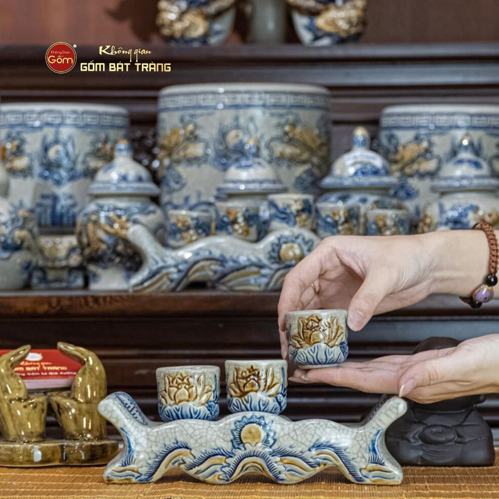 Bộ Kỷ Ngai 3 Chén Thờ Men Rạn