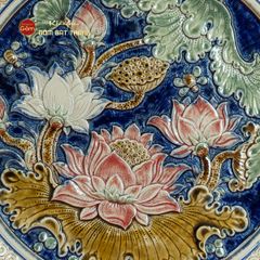 Đĩa Trưng Bày Đắp Nổi Vẽ Màu Hoa Sen