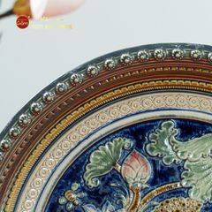 Đĩa Trưng Bày Đắp Nổi Vẽ Màu Hoa Sen