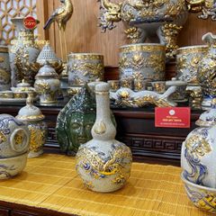 Nậm Rượu Thờ Kim Long Chầu Nhật Men Rạn Vẽ Vàng