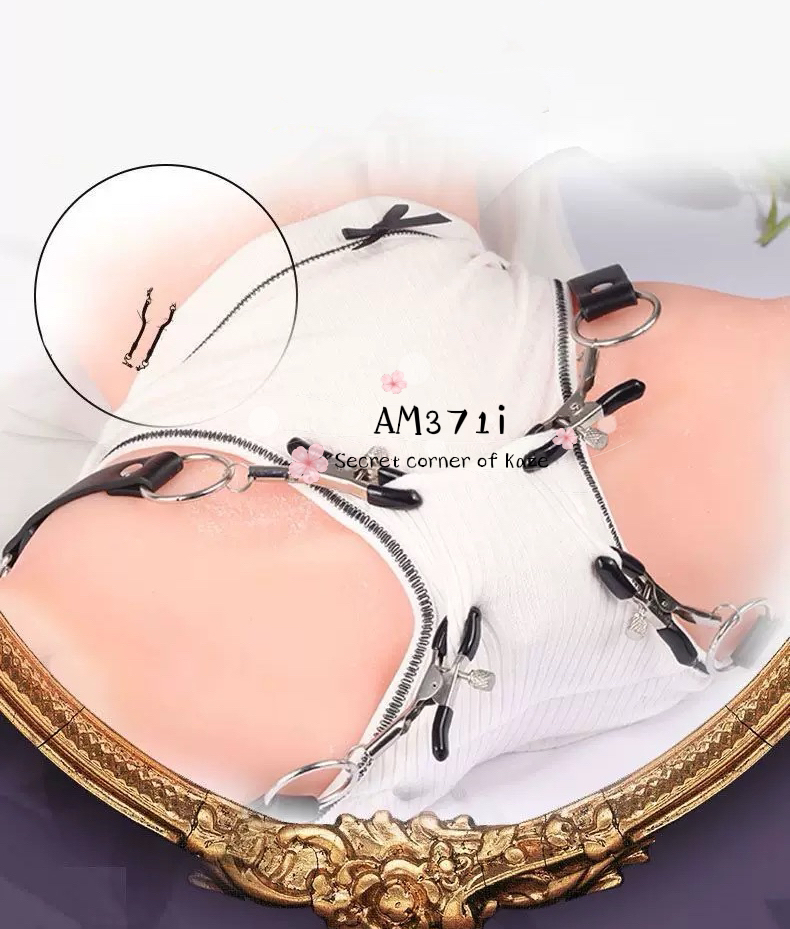Kẹp bdsm mép cô bé AM371i