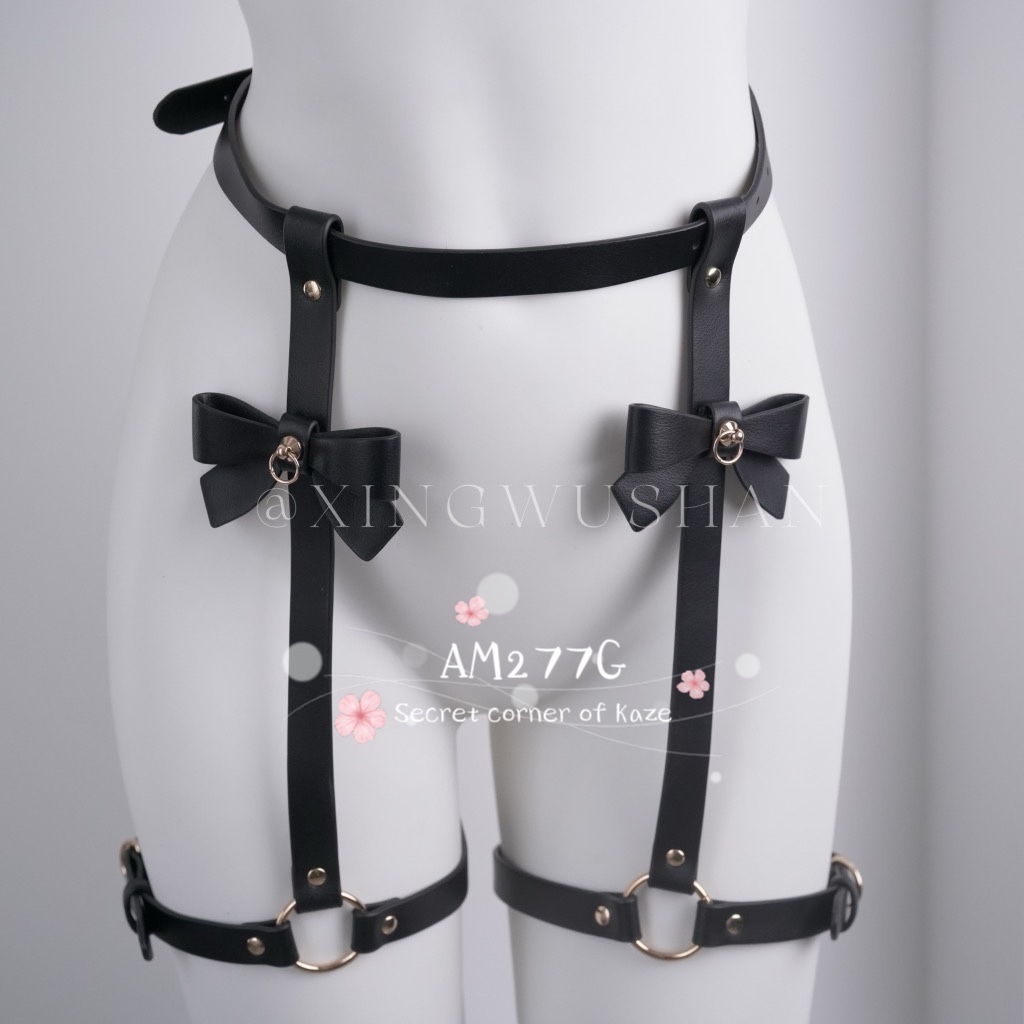 Black and White strapon AM277G