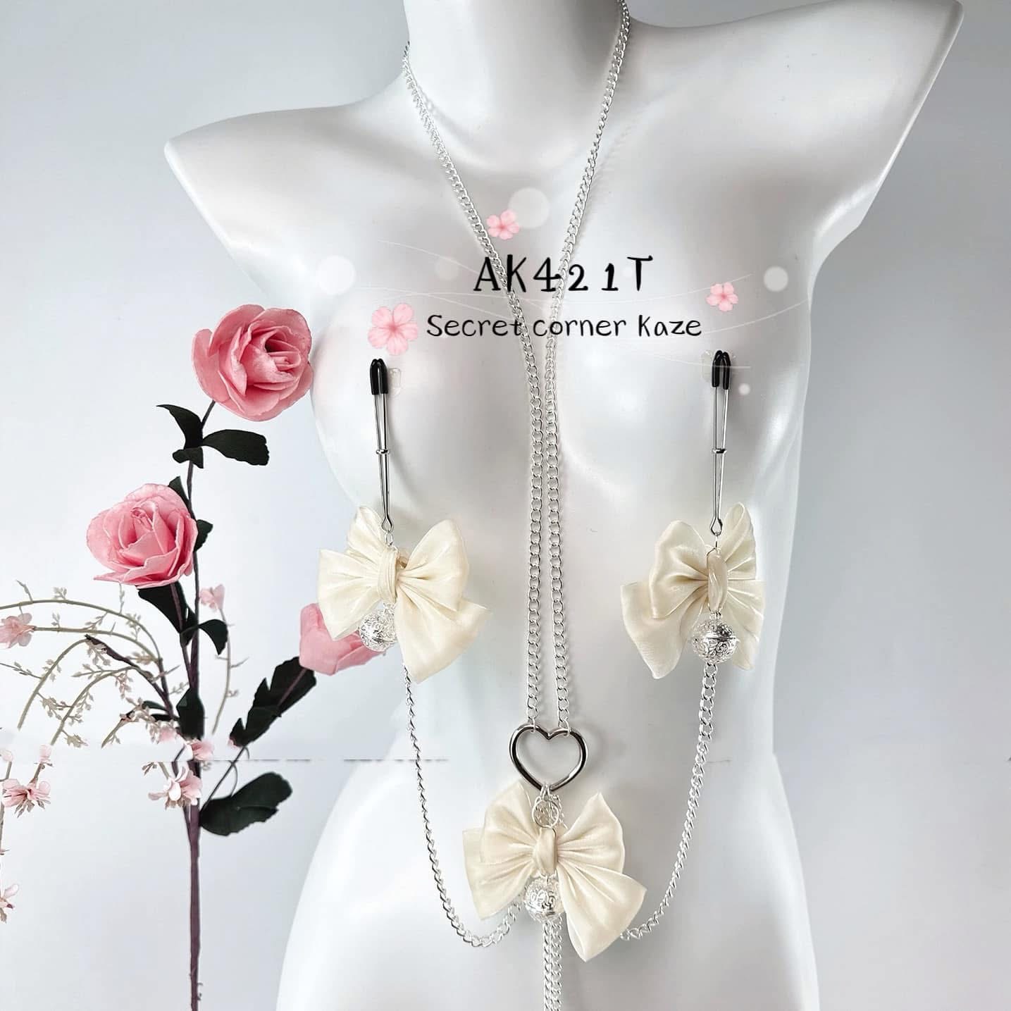 Kẹp nơ + plug AK421T