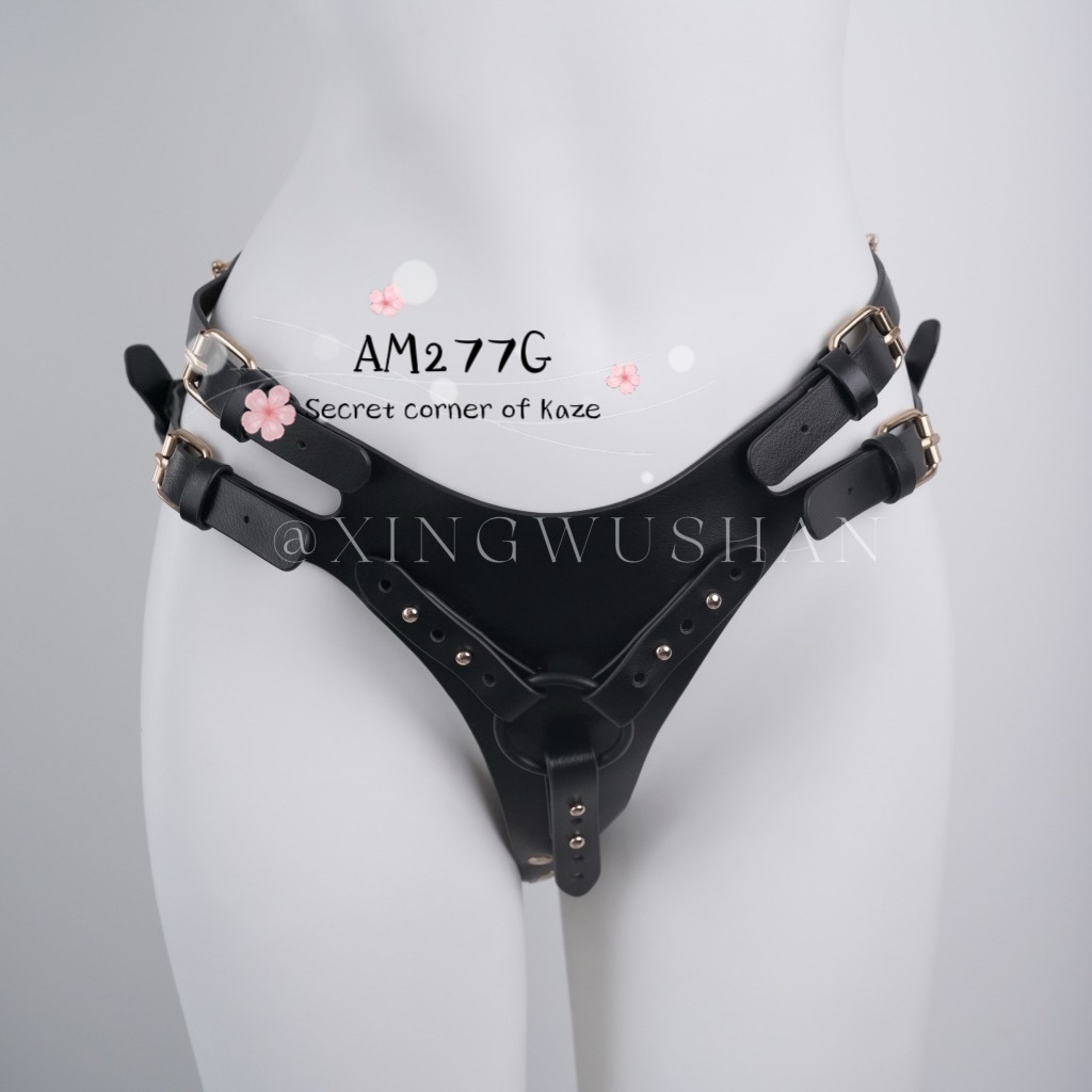 Black and White strapon AM277G