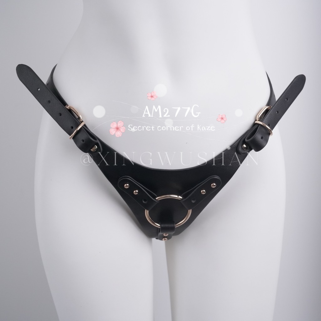 Black and White strapon AM277G