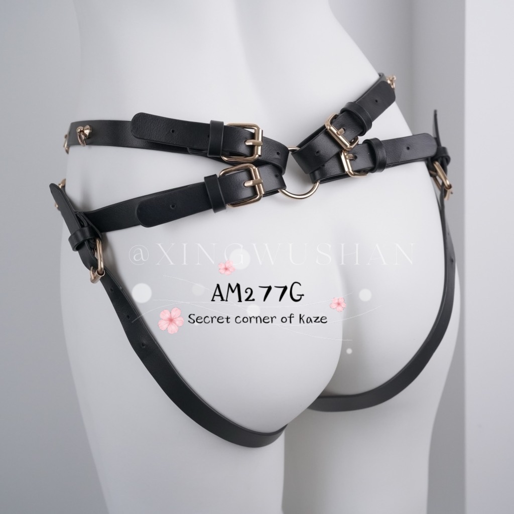 Black and White strapon AM277G