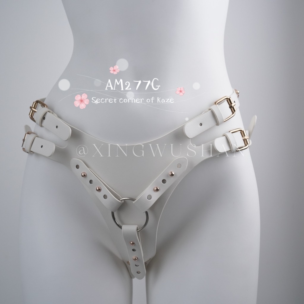 Black and White strapon AM277G