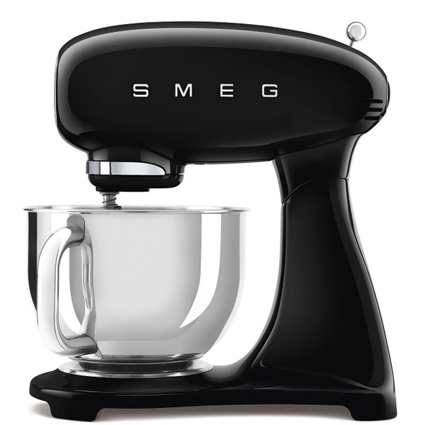 Máy trộn bột đa năng Smeg 50's Style SMF03BLEU - Smeg - Tái hiện lại không khí bếp núc của những năm 1950 với chiếc máy trộn bột đa năng