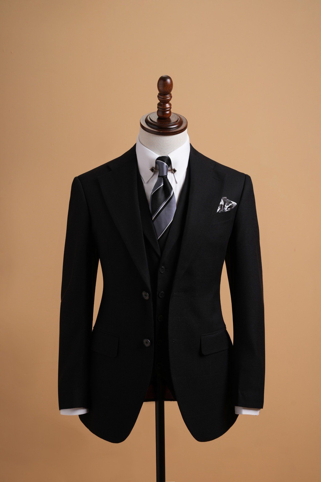 Áo vest đen kẻ - AV348