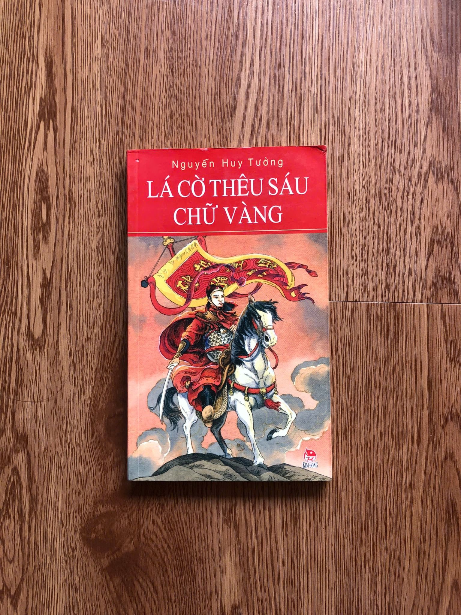  Lá cờ thêu sáu chữ vàng - Nguyễn Huy Tưởng 