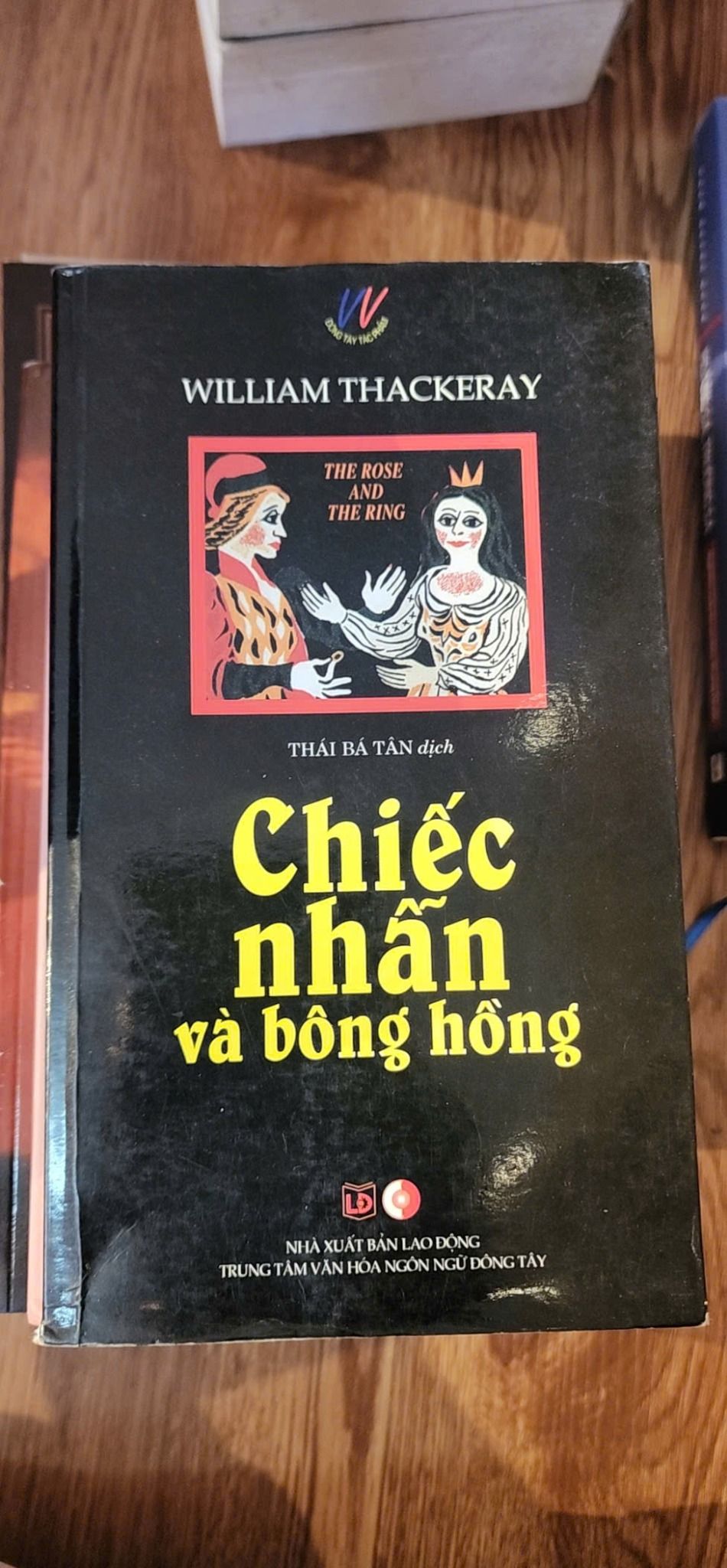  Chiếc Nhẫn và Bông hồng - William Thackeray 