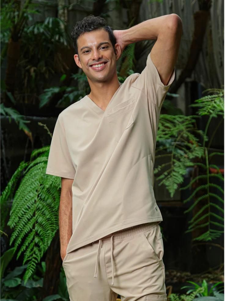 MAT04 - TRIO POCKET V-ESSENTIAL UNIFORM TOP