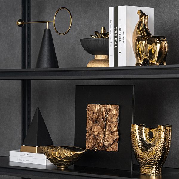  High-end light luxury golden geometric art ornaments 
