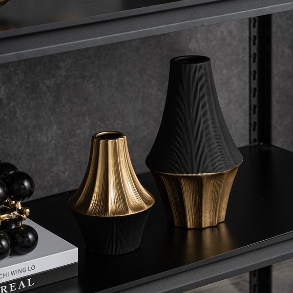  High-end light luxury golden geometric art ornaments 