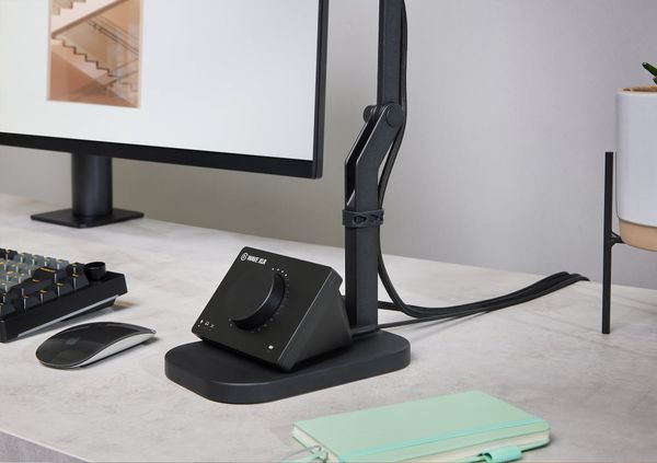 Thiết bị Stream Elgato Wave Desk Stand 10AAU9901