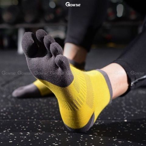  Combo 3 đôi tất thể thao xỏ ngón cổ ngắn GOMTAT, chất liệu cotton hút ẩm thoáng khí -XONGON-MAX-1201-CB3 