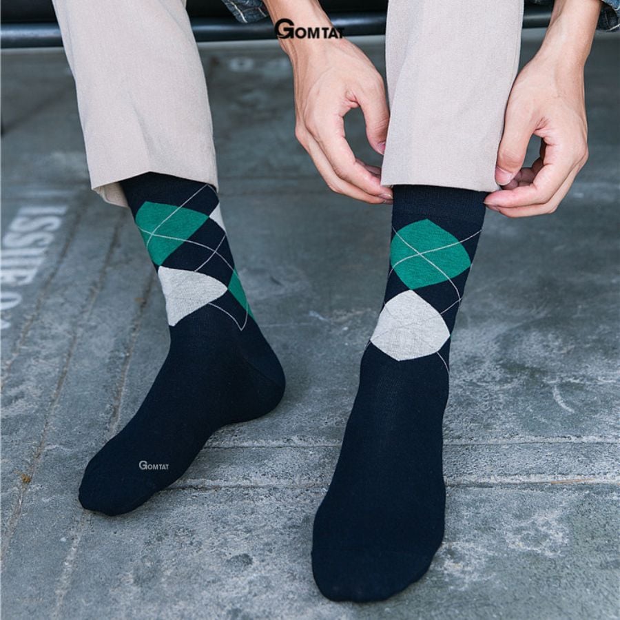 Hộp 5 đôi tất nam cao cổ đi giày tây GOMTAT hoạ tiết quả trám sợi cotton cao cấp - GOM-QUATRAM-CB5