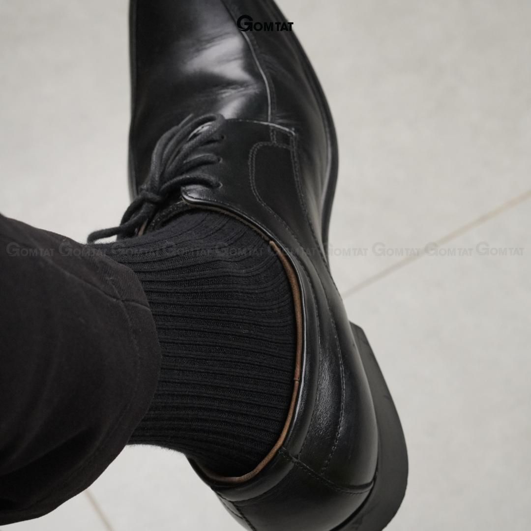 Tất vớ nam cổ cao GOMTAT đi giày tây, chất liệu cotton khử mùi thoáng khí họa tiết gân chìm màu đen Menswear - TAY-FIVE-2008-1DOI