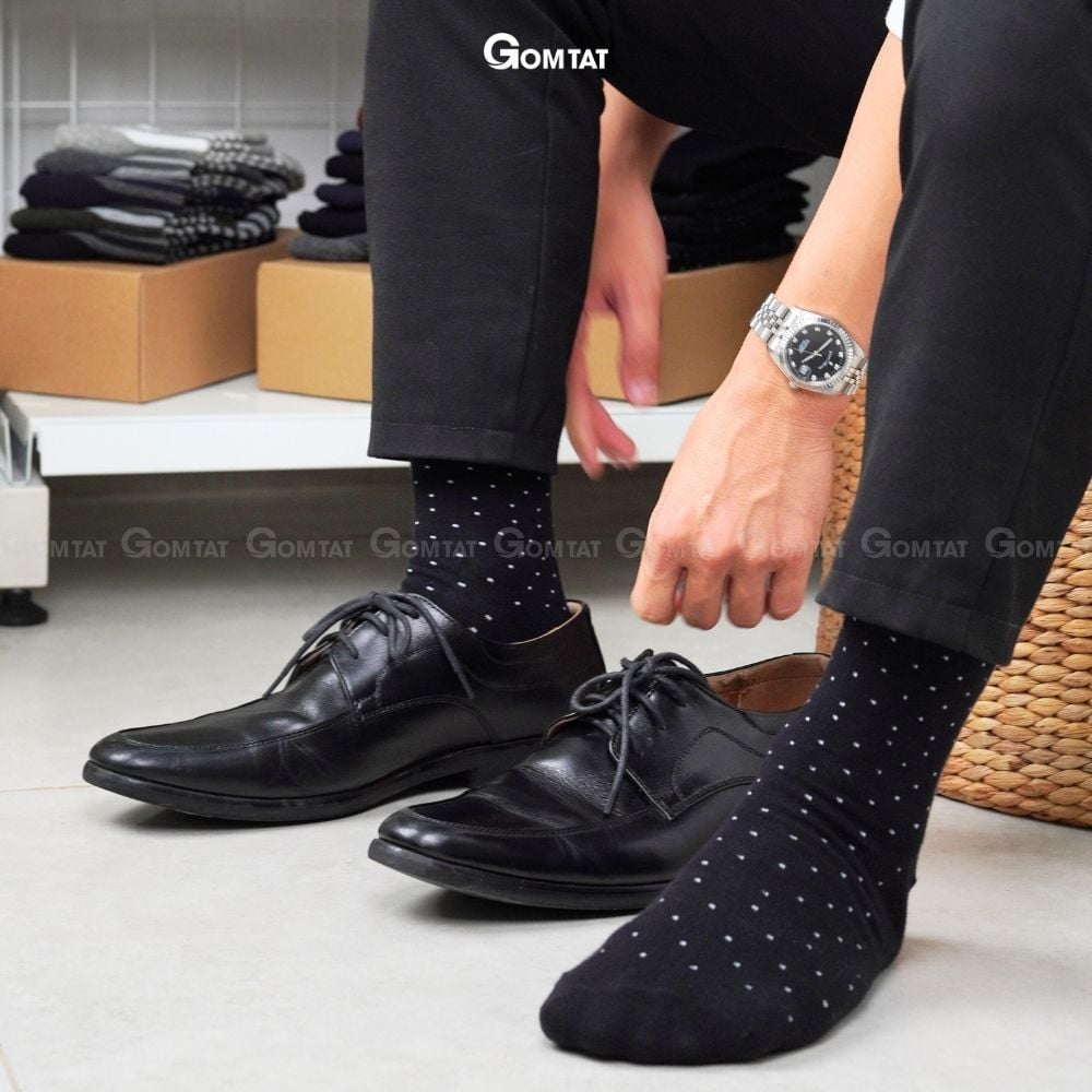 Hộp 5 đôi vớ nam cổ cao công sở GOMTAT hoạ tiết chấm bi, chất liệu cotton cao cấp - GOM-CHAMBI-CB5