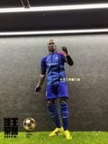  Mô hình cầu thủ bóng đá Didier Drogba voi rừng tỷ lệ 1/6. 