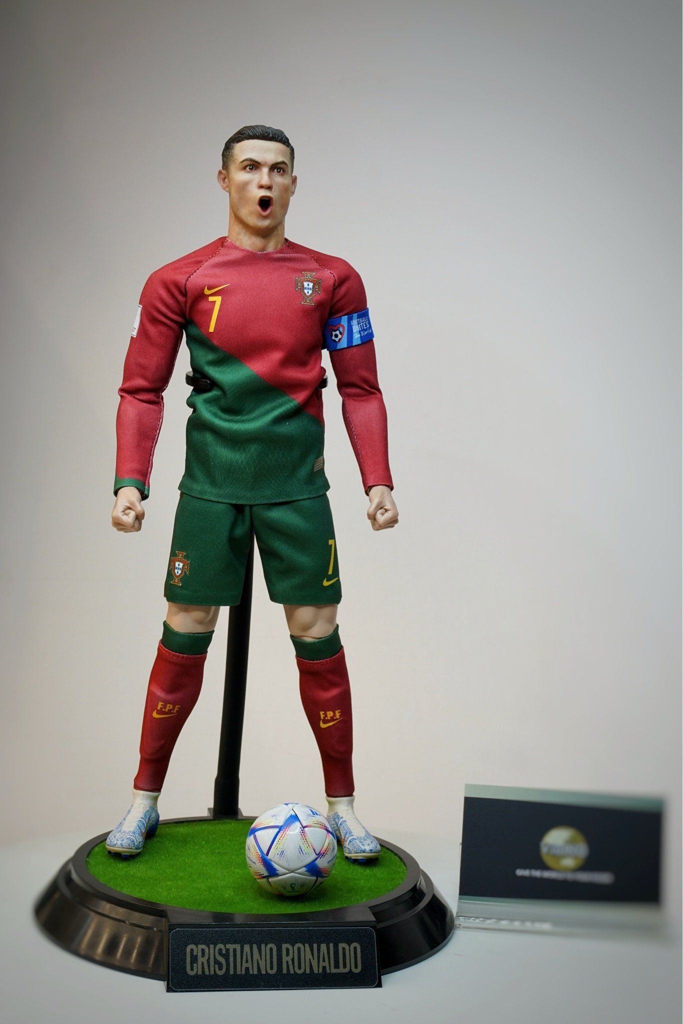  Mô hình Cristiano Ronaldo Portugal tỷ lệ 1/6. 