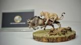  Mô hình động vật set sư tử cái săn linh dương đầu bò tỷ lệ 1/35. 