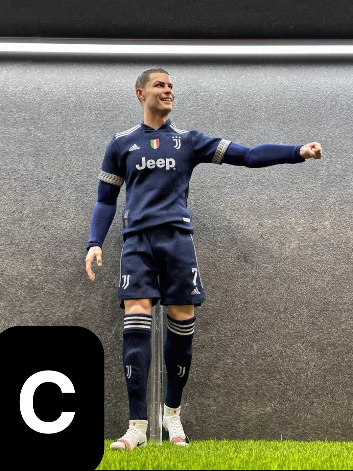  Mô hình Cristiano Ronaldo Juventus &  AL Nassr tỷ lệ 1/6. 