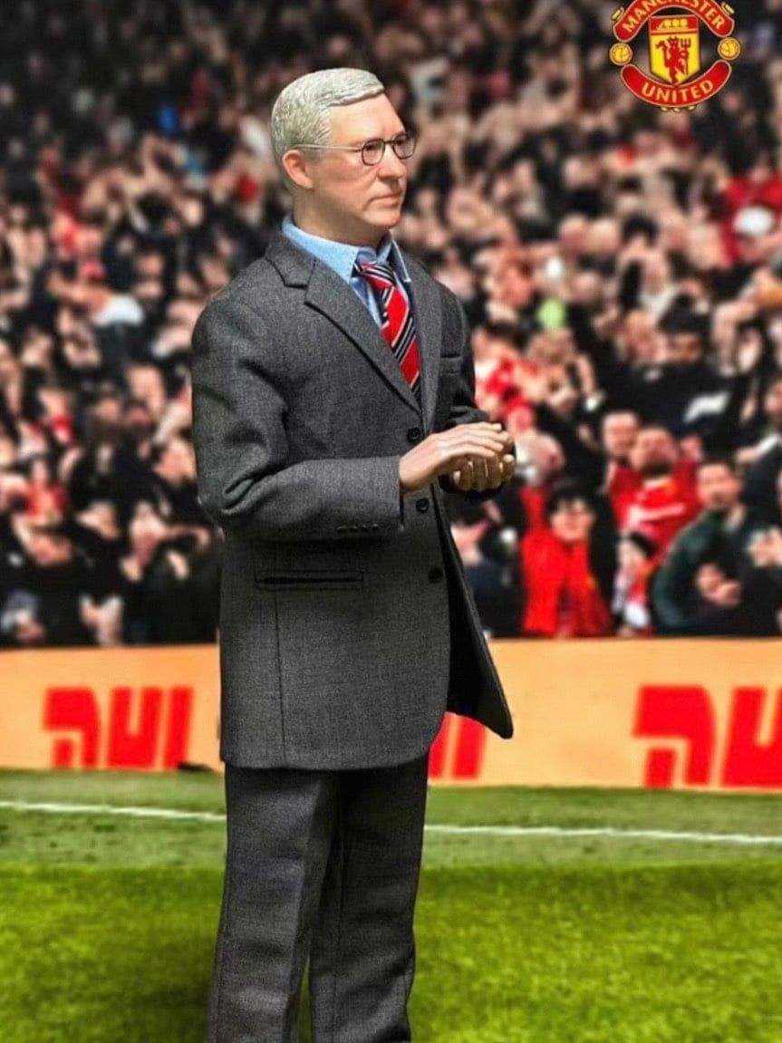  Mô hình huấn luyện viên Sir Alex Manchester United tỷ lệ 1/6. 