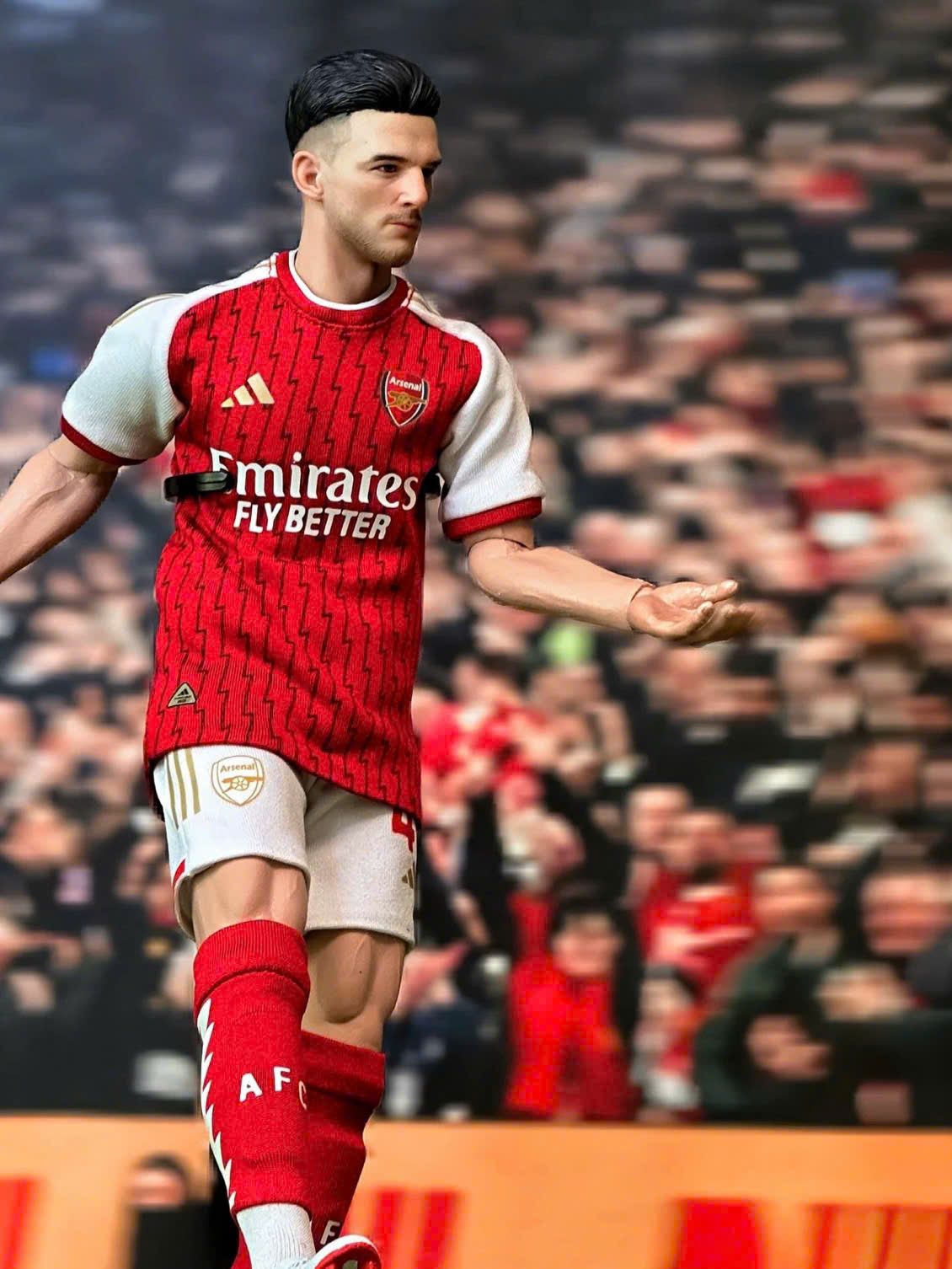  Mô hình cầu thủ Declan Rice Arsenal tỷ lệ 1/6. 