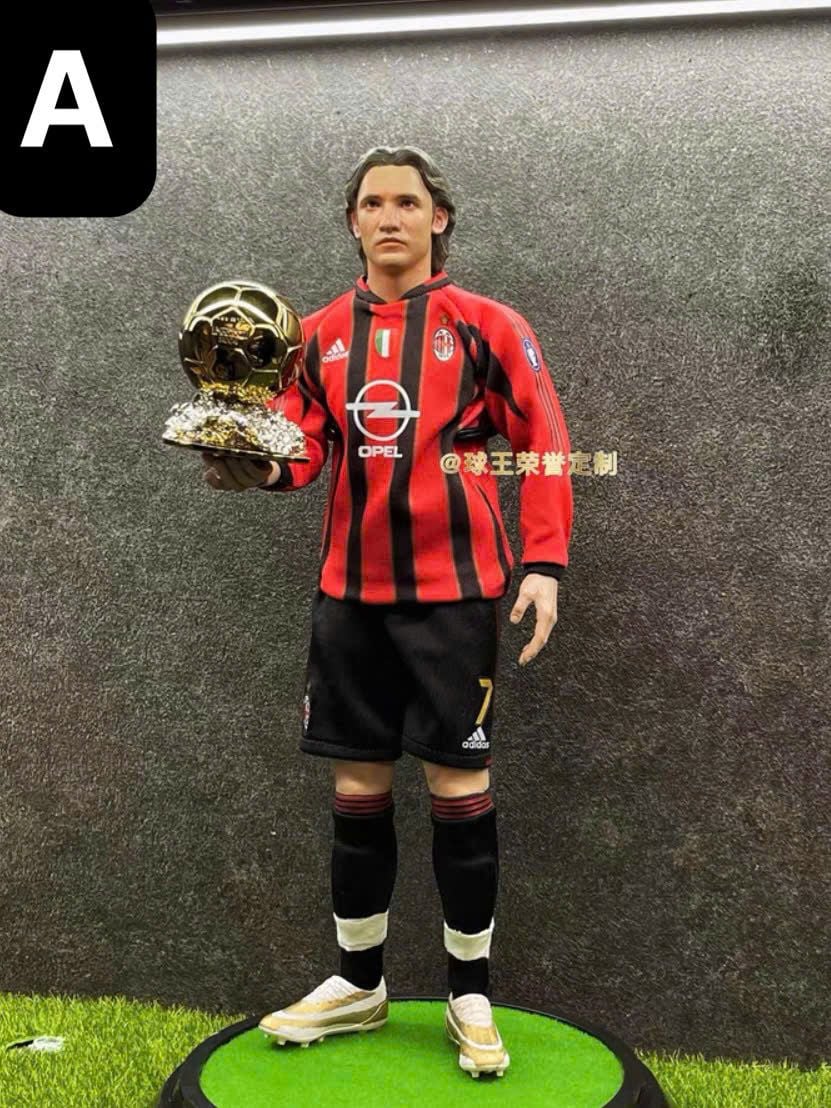  Mô hình cầu thủ bóng đá Shevchenko tỷ lệ 1/6. 