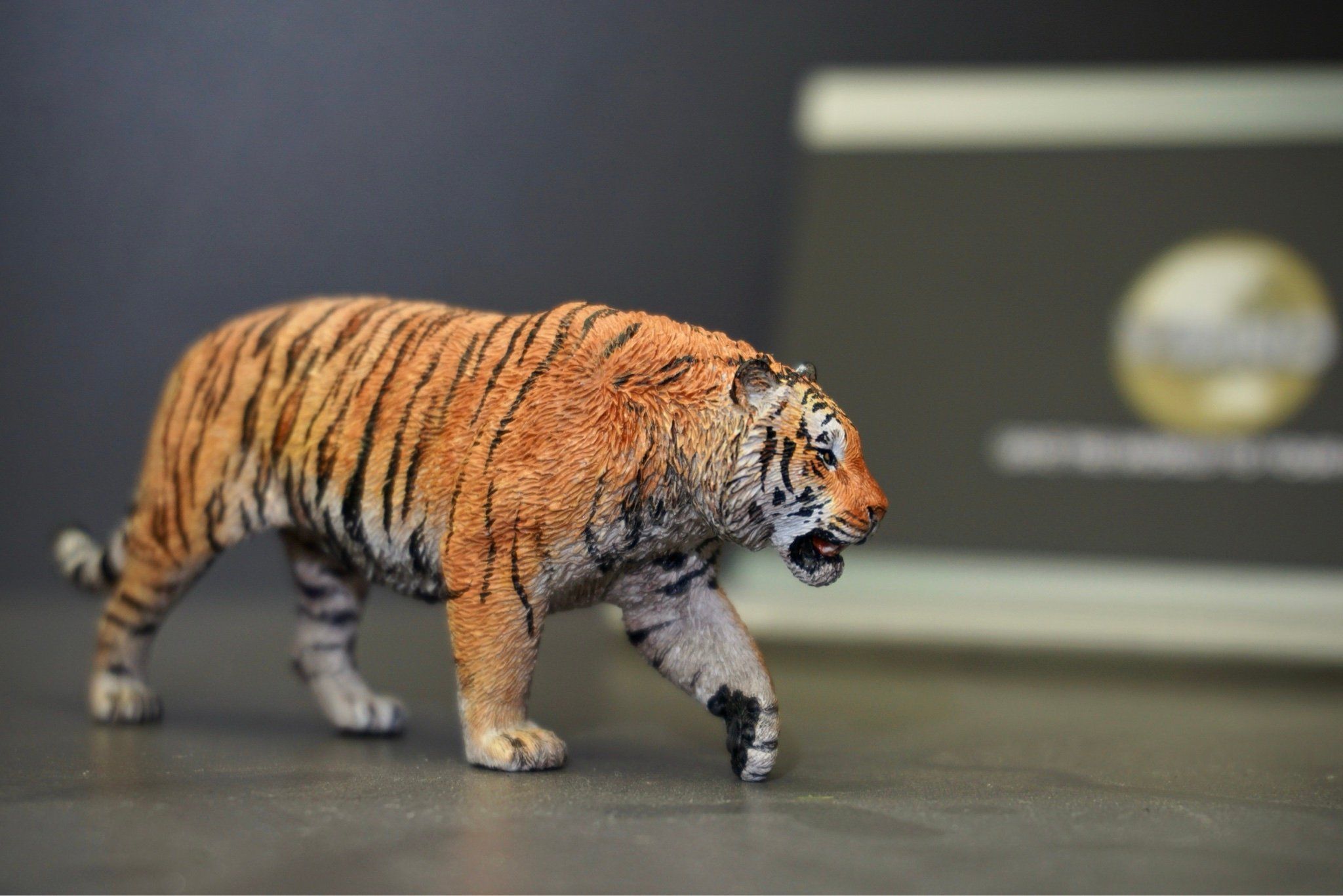 Mô hình động vật hổ Siberia Hunting studio. tỷ lệ 1/35. 