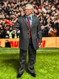  Mô hình huấn luyện viên Sir Alex Manchester United tỷ lệ 1/6. 