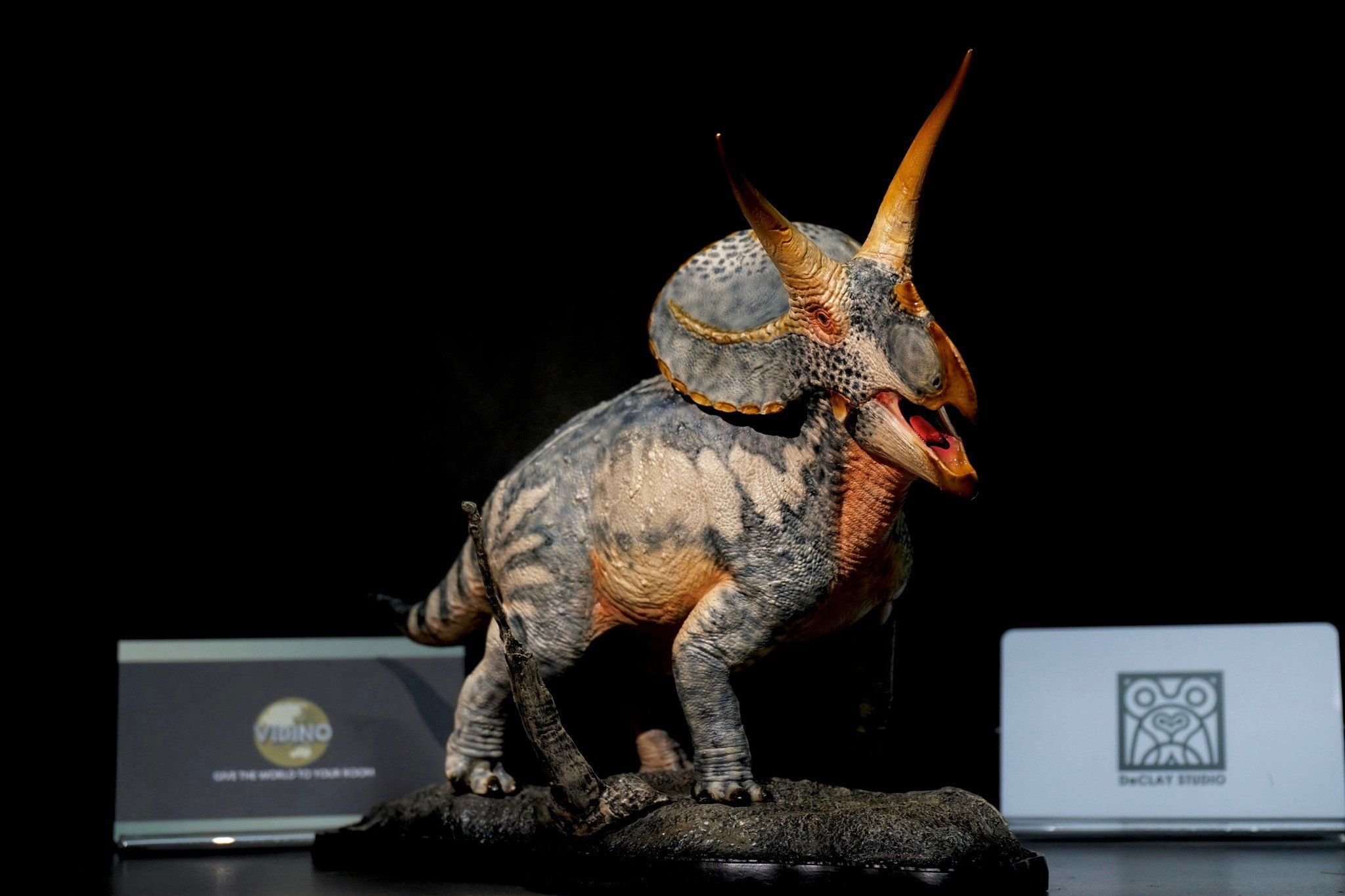  Mô hình khủng long Torosaurus declay studio. 