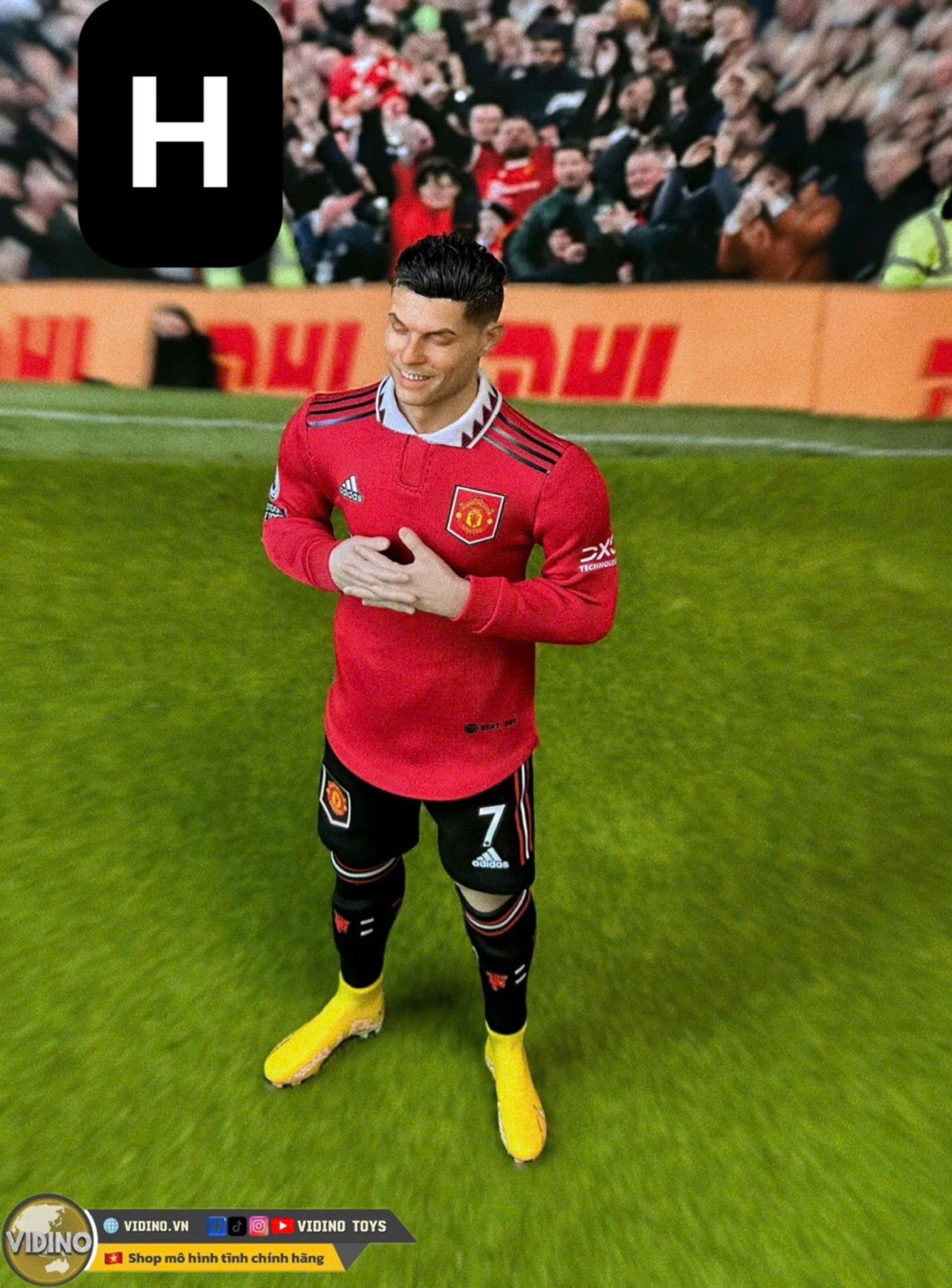  Mô hình cầu thủ bóng đá Cristiano Ronaldo CR7 Manchester United tỷ lệ 1/6. 