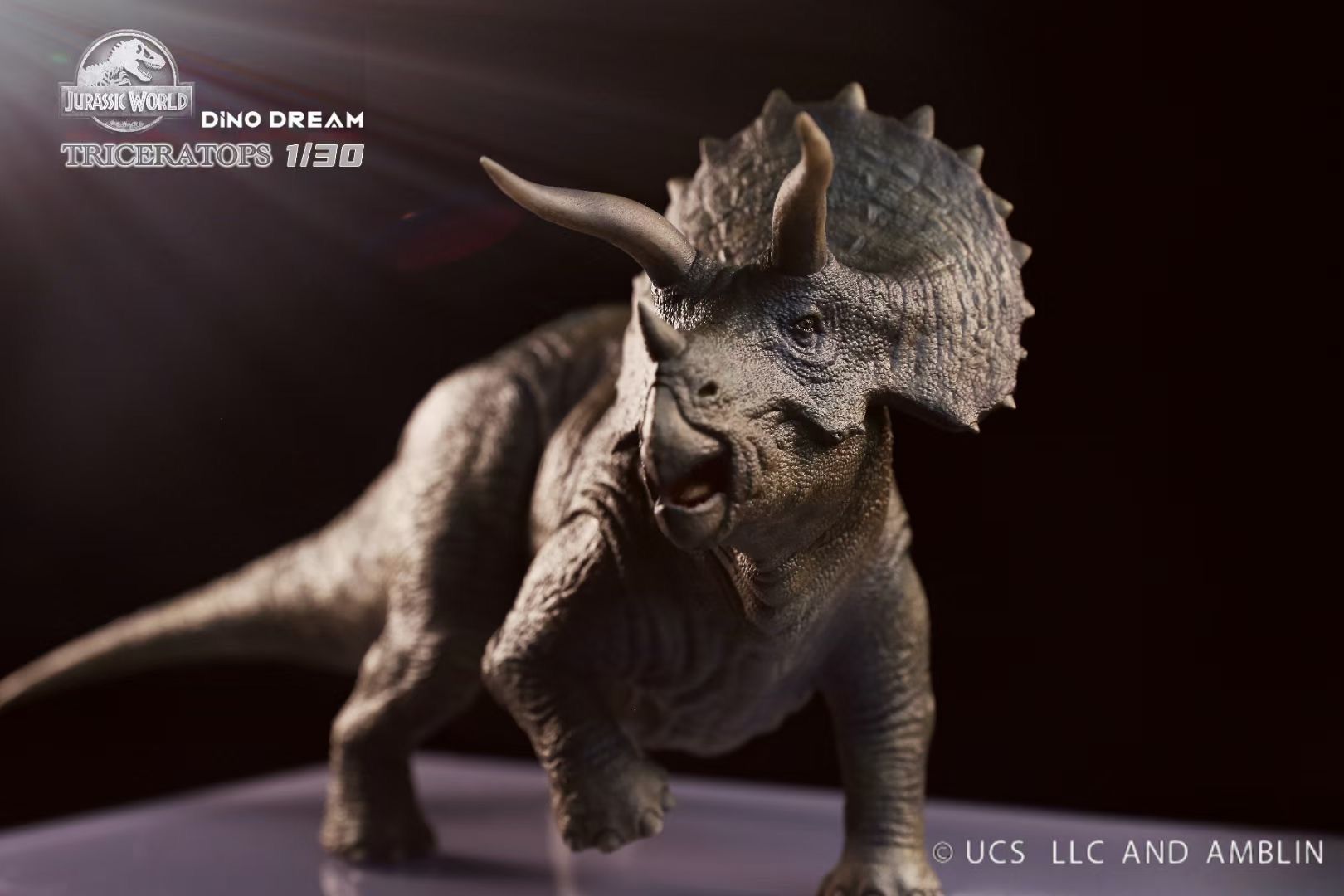  Mô hình khủng long ba sừng Triceratops Dino dream Jurassic world tỷ lệ 1/35. 