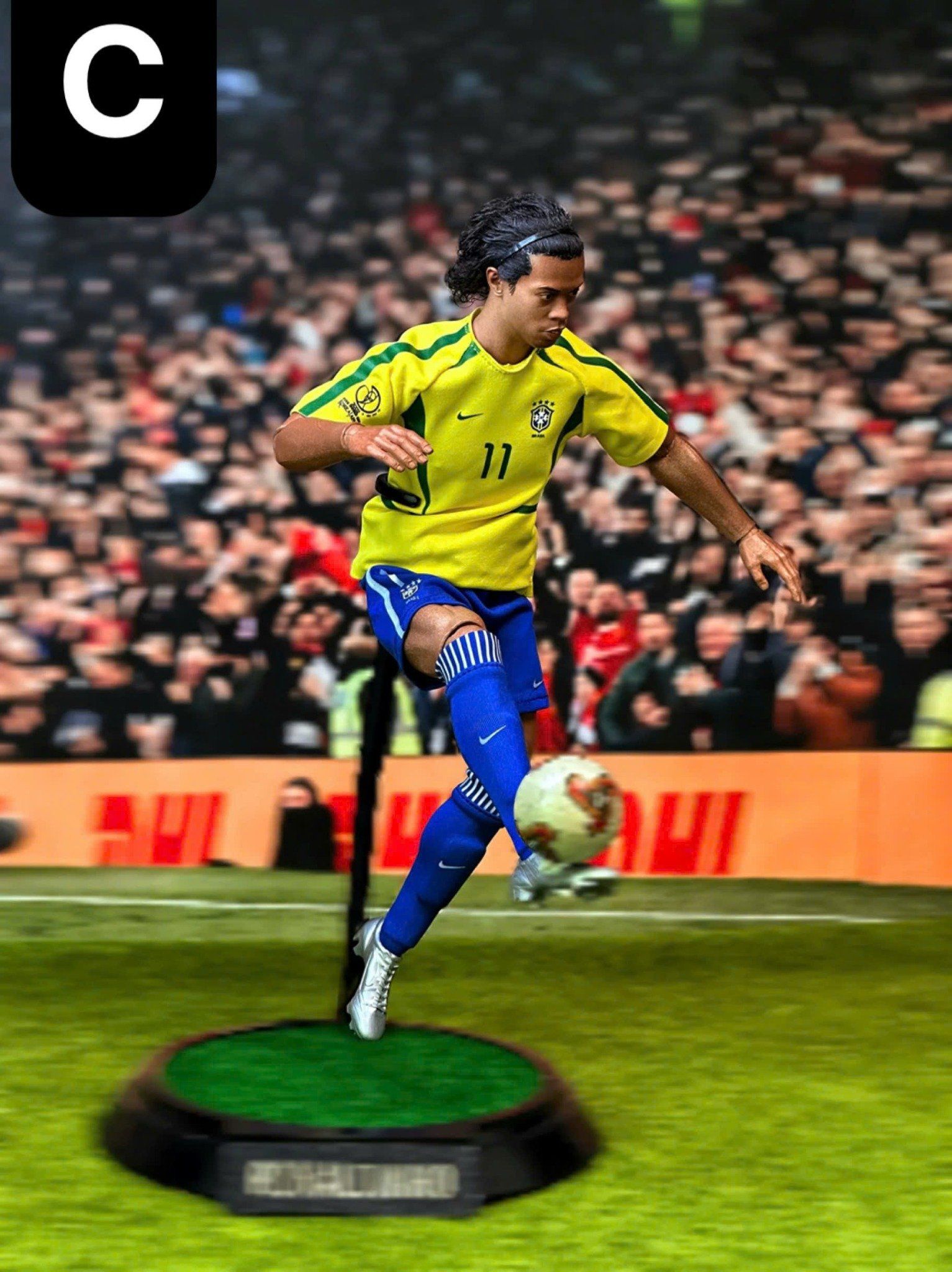  Mô hình cầu thủ bóng đá Ronaldinho Gaucho tỷ lệ 1/6. 