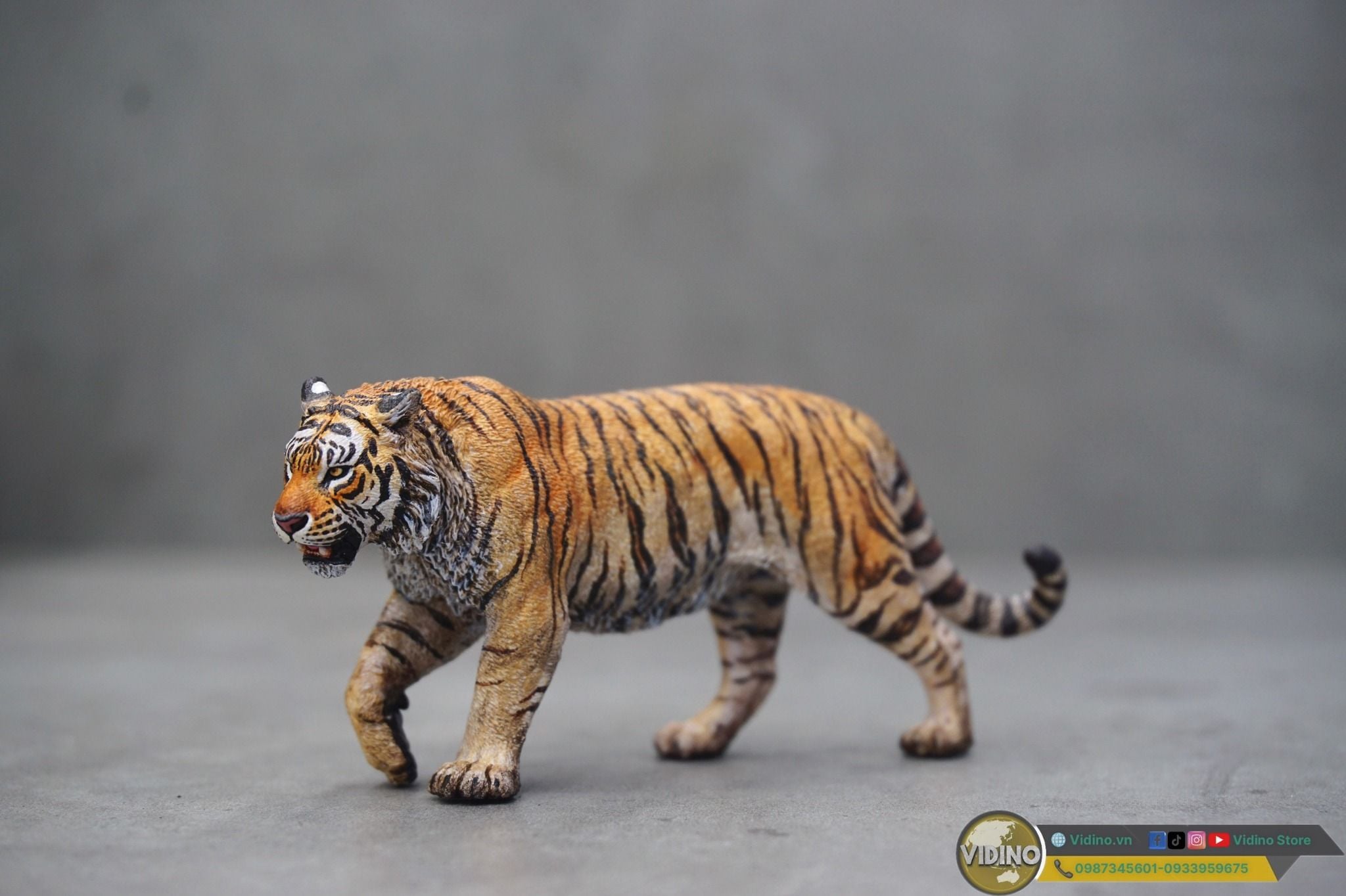  Mô hình động vật hổ Siberia hãng Wanshou tỷ lệ  1/35. 