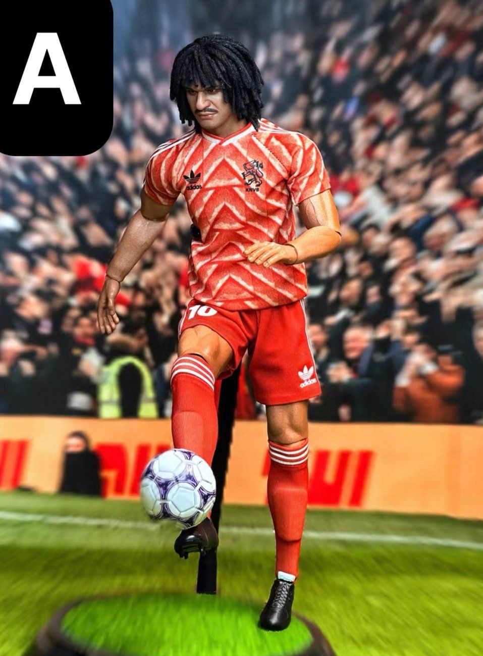  Mô hình cầu thủ bóng đá Gullit tỷ lệ 1/6. 