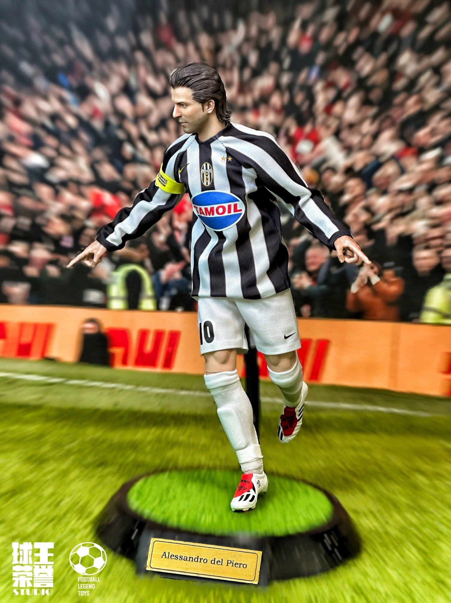  Mô hình cầu thủ bóng đá del piero tỷ lệ 1/6. 