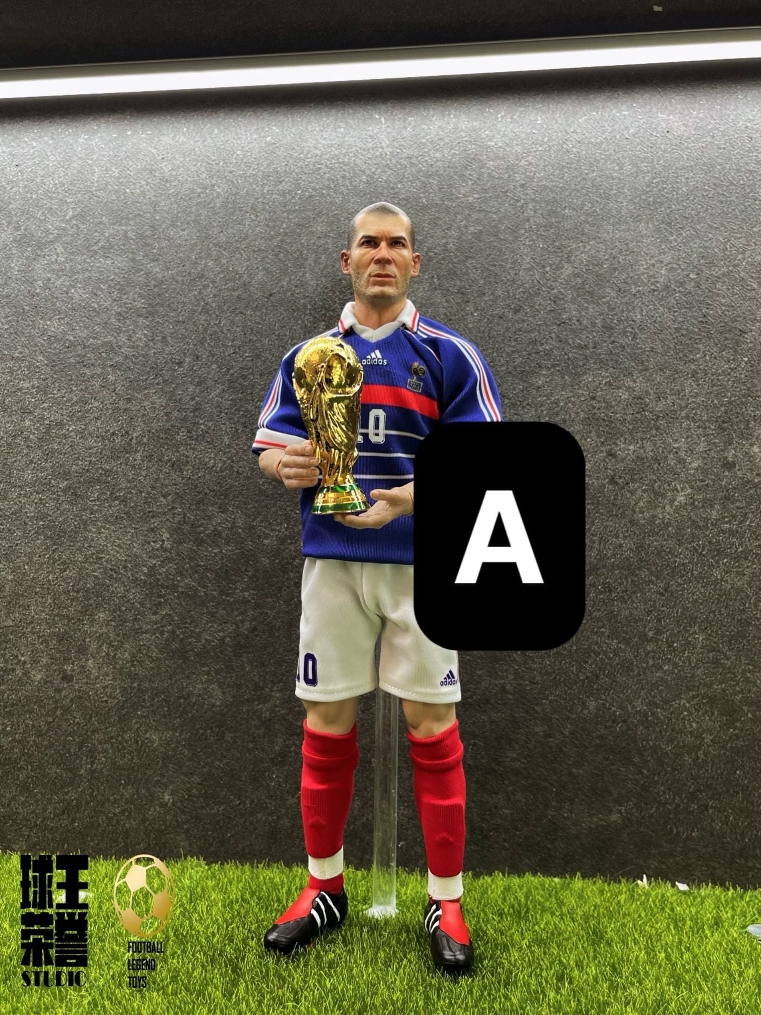  Mô hình cầu thủ bóng đá zidane tỷ lệ 1/6. 