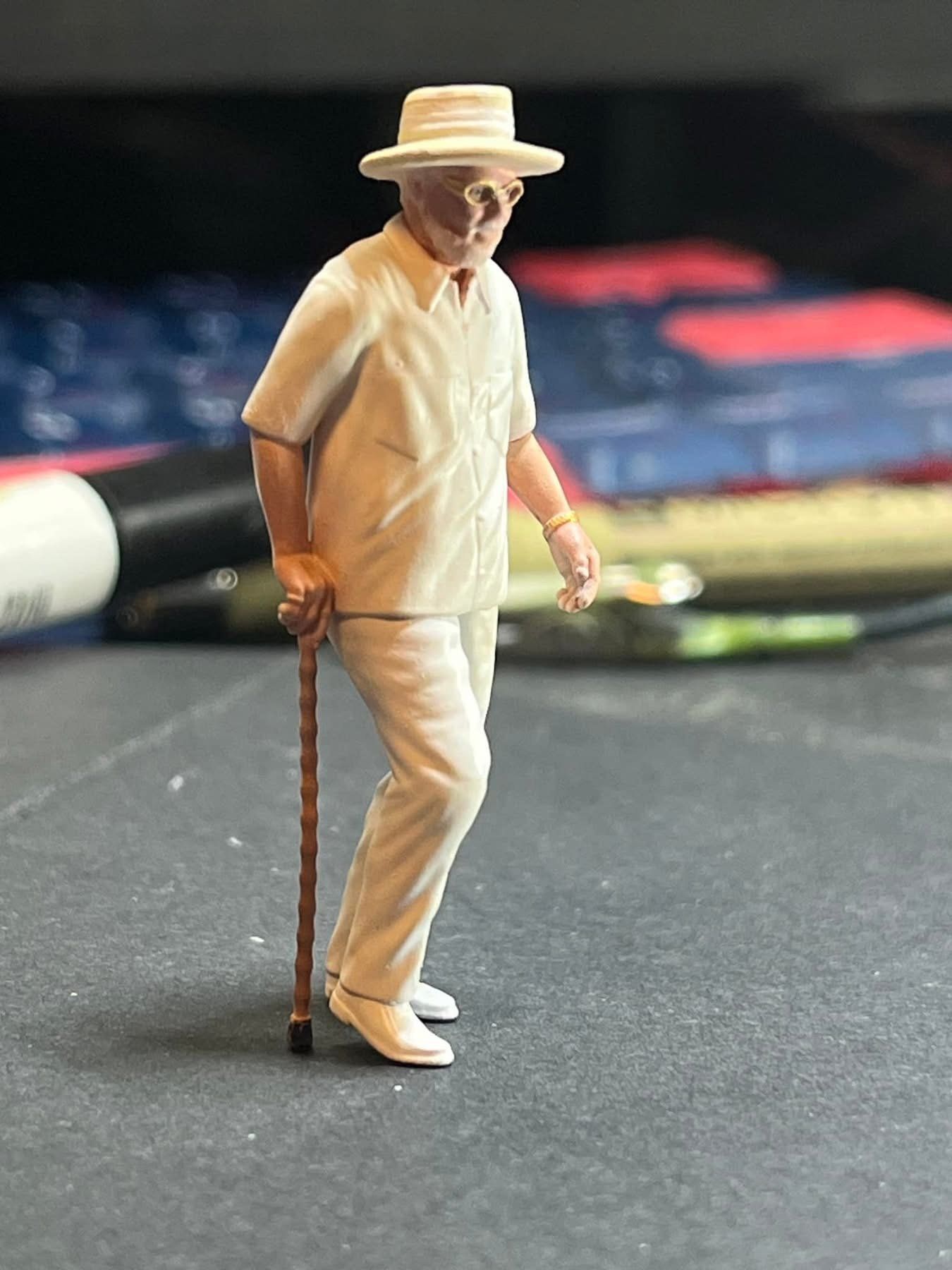  Mô hình figure Hammond jurassic park 1/35. 