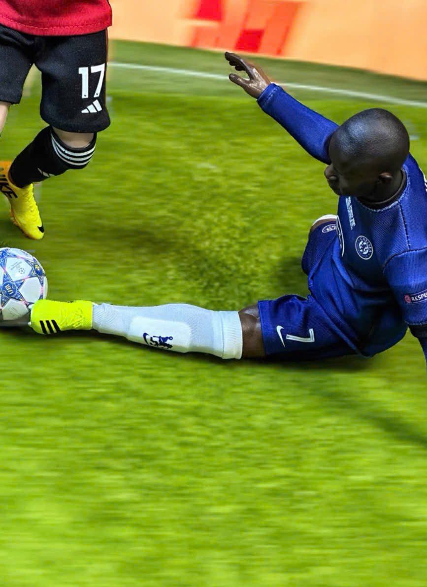  Mô hình cầu thủ bóng đá Kante Chelsea tỷ lệ 1/6. 