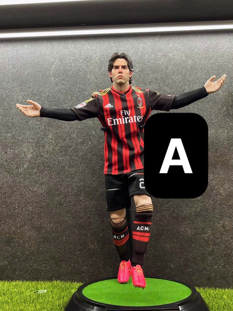  Mô hình cầu thủ bóng đá KaKa tỷ lệ 1/6. 