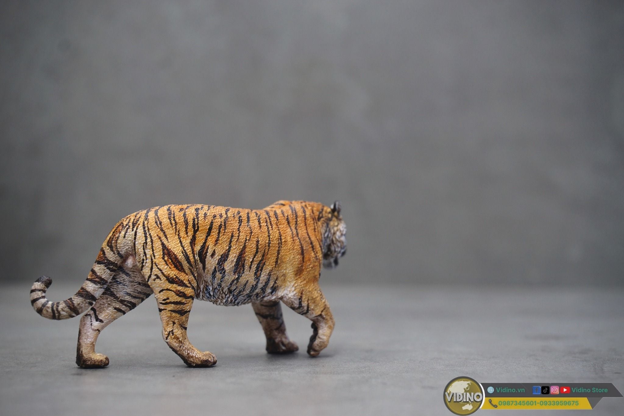  Mô hình động vật hổ Siberia hãng Wanshou tỷ lệ  1/35. 