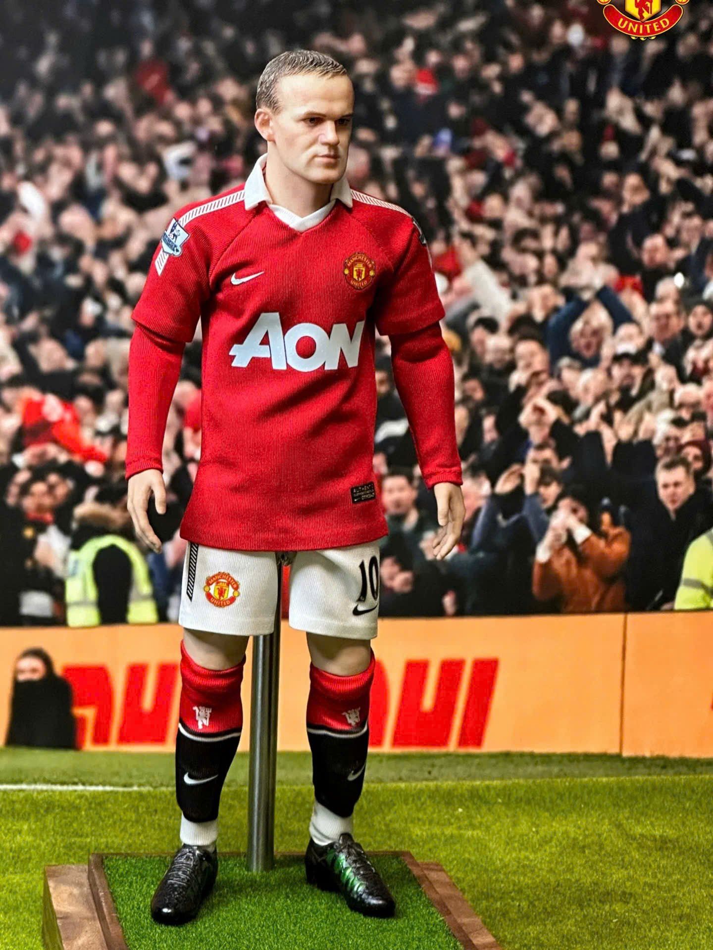  Mô hình cầu thủ Rooney Manchester United tỷ lệ 1/6. 